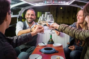 Zurigo: tour in e-tuk-tuk, fonduta di formaggi svizzeri e vino