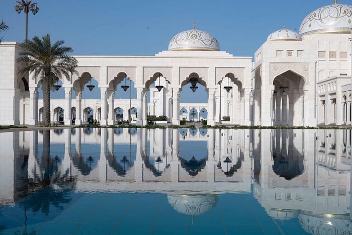 Privat heldags byomvisning i Abu Dhabi med tradisjonell lunsj