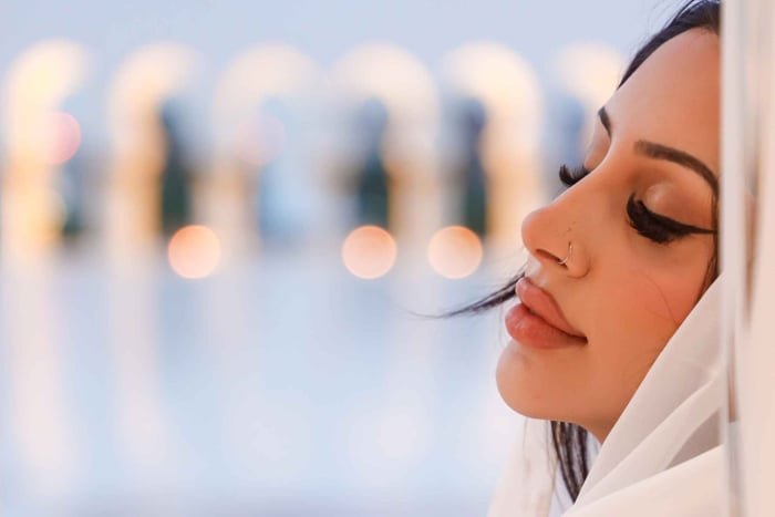 Abu Dhabi: Professional Photoshoot at Sheikh Zayed Mosque