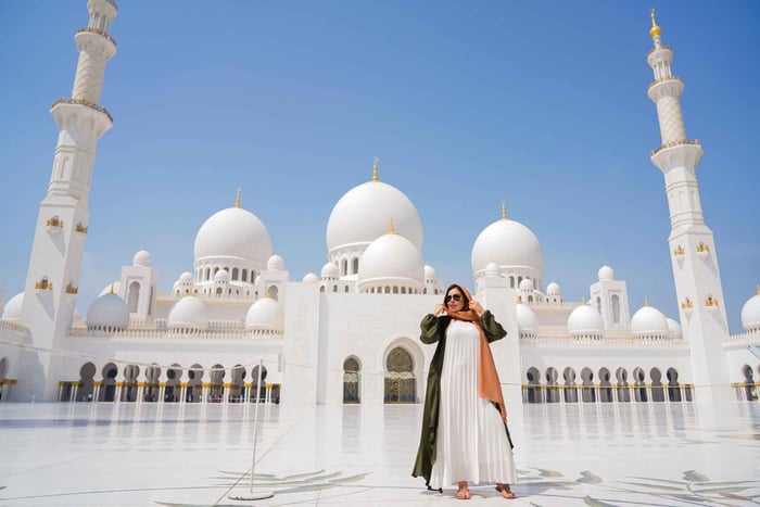 Dubai: Abu Dhabi Grand Mosque, Palast und Heritage Village