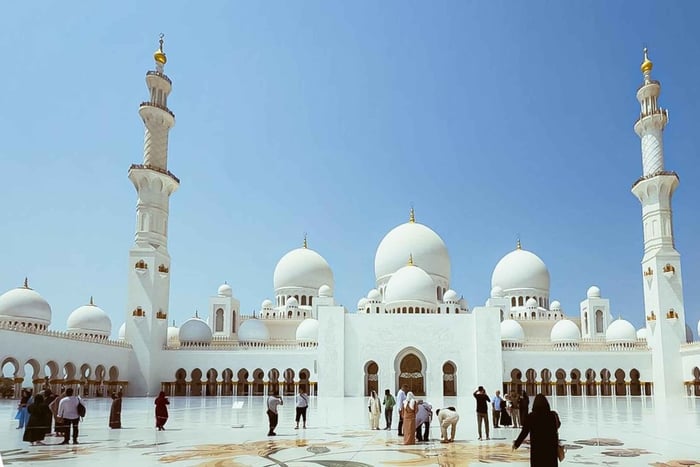 Sheikh Zayed-moskeen: Heldagstur fra Abu Dhabi