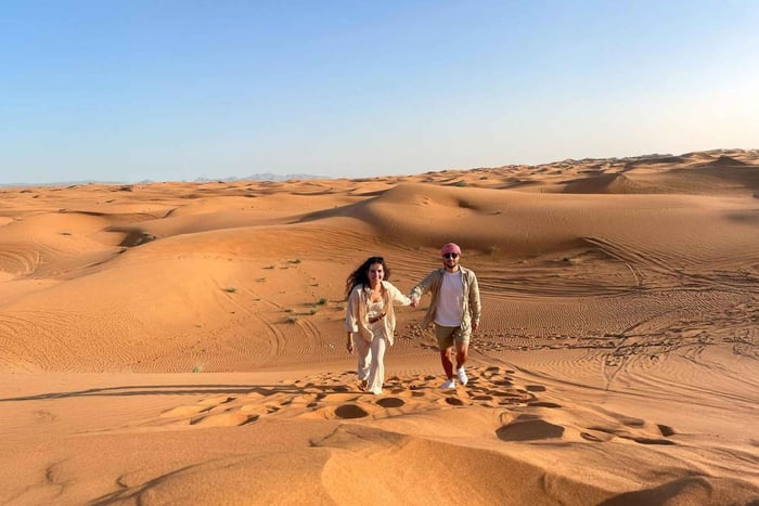 Sunrise Serenity Desert Walk – Abu Dhabi