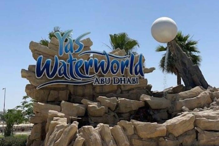 Yas Waterworld-eventyr + standardtransport