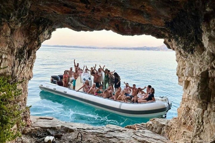 Riviera albanese: tour in barca con snorkeling