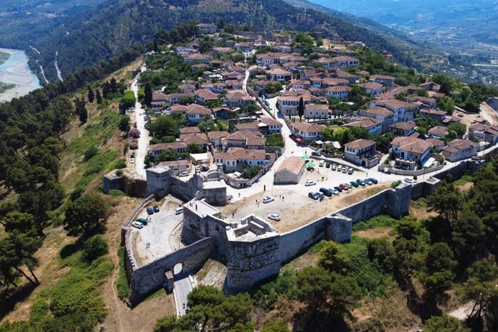 Tour privato di Berat con il Monastero di Ardenica