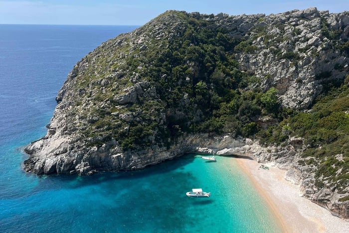 Boat Tour from Dhermi to Grama Bay & Blue Cave