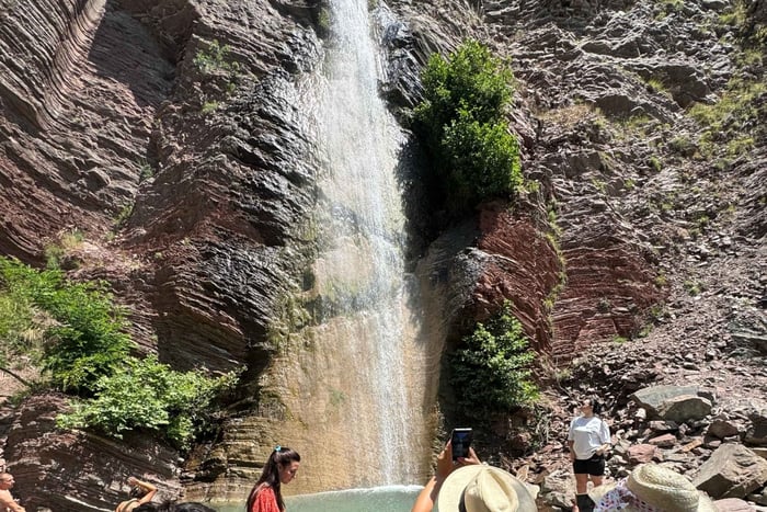 Tour della funivia del Dajti e della cascata di Shengjergj con pranzo