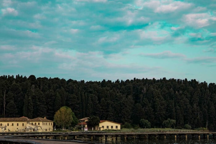 Tour di un giorno a: Apollonia, Laguna di Narta e Monastero di Zvernec