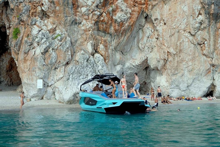 Dhermi: tour in barca della costa di Himara, inclusa Filikuri