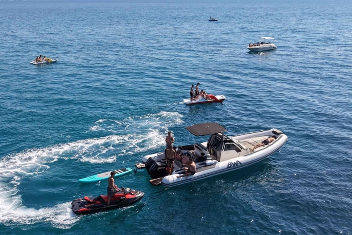 Durazzo: tour privato in motoscafo con servizio fotografico con drone