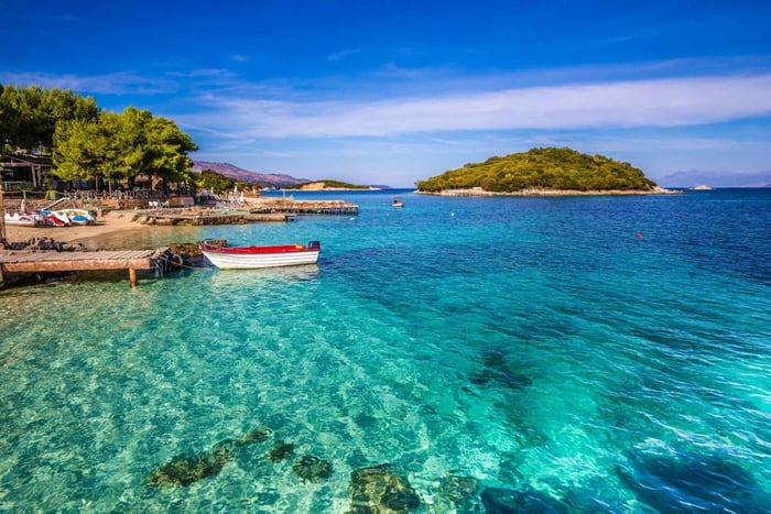 Da Durazzo e Golem: tour della riviera con Saranda, Ksamil e l'Occhio blu
