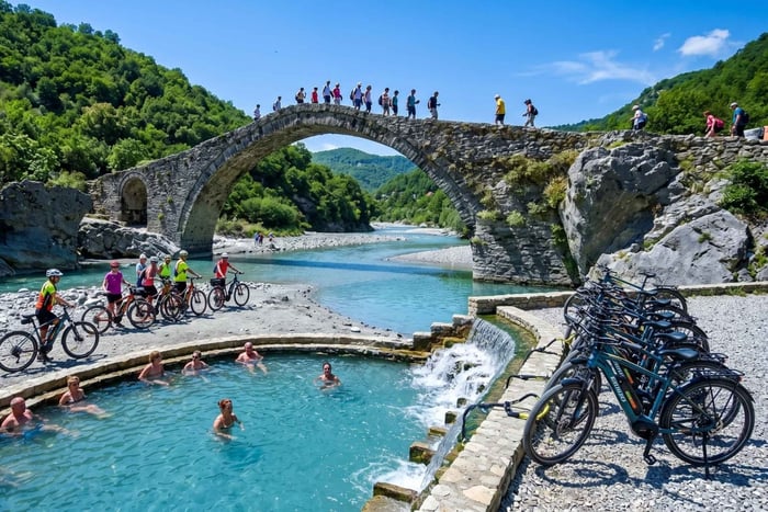 Tour di 2 giorni da Argirocastro alle terme di Përmet e a Leskovik