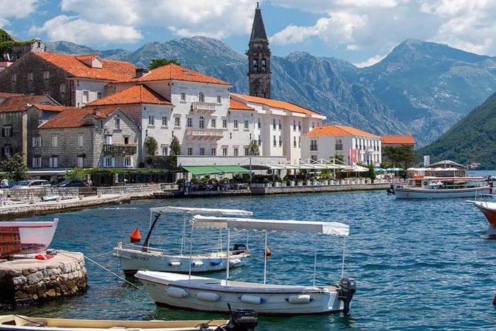 From Shëngjin/Shkodër: Montenegro Scenic & Photo Experience