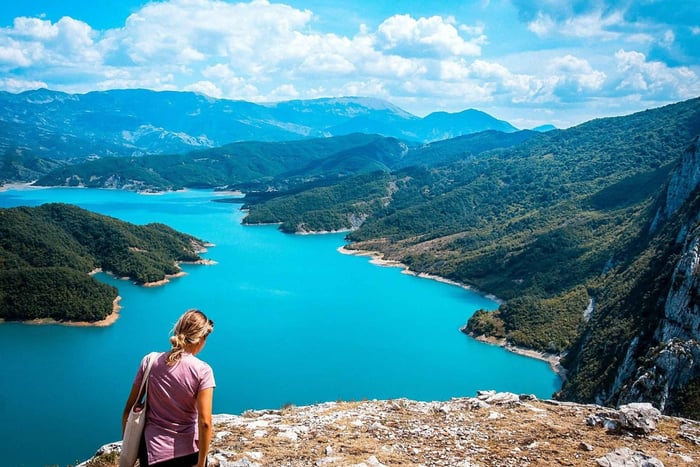 Da Tirana e Durazzo: Lago di Bovilla ed escursione sul Monte Gamti