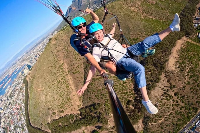 Valona: volo in parapendio in tandem da Tirana/Durrës