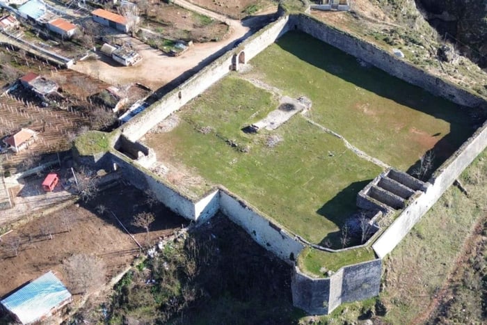 Argirocastro: visita di mezza giornata a Libohovë e alla Basilica di Santa Maria