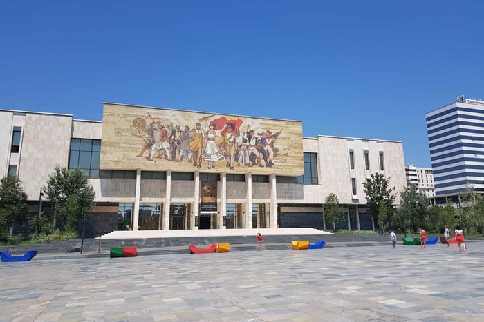 TOUR GUIDATO DI TIRANA