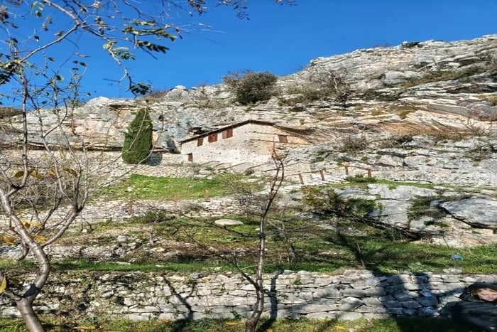 Escursione sul Monte Shpirag e panorami mozzafiato di Berat