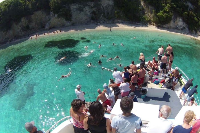 Lefkimmi: Blue Lagoon Cruise with BBQ Lunch and Swim Stops