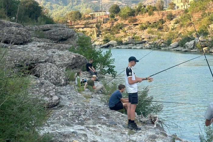 Përmet: battuta di pesca sul fiume Vjosa con un pescatore del posto