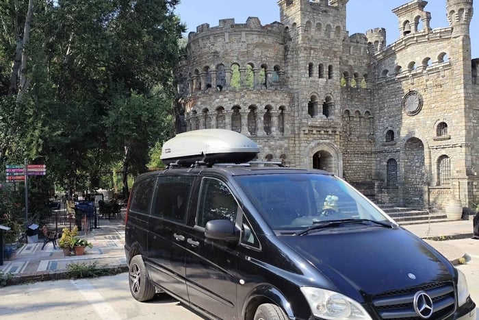 Privado: Aeropuerto de Tirana y ciudad de Tirana a Podgorica (MNE)