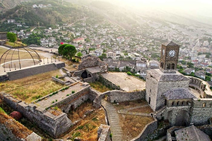 Saranda: tour di Blue Eye, Argirocastro e del monastero di Mesopotam