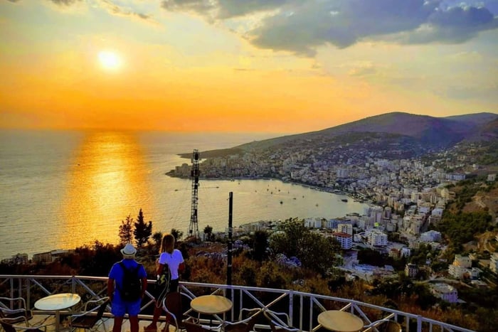 Saranda: tour al tramonto di Blue Eye e del castello di Lekuresi