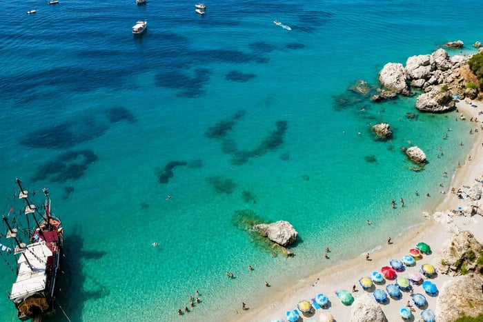Tour in barca da Saranda a Krorezë, alla baia di Kakome e a Soldier Beach