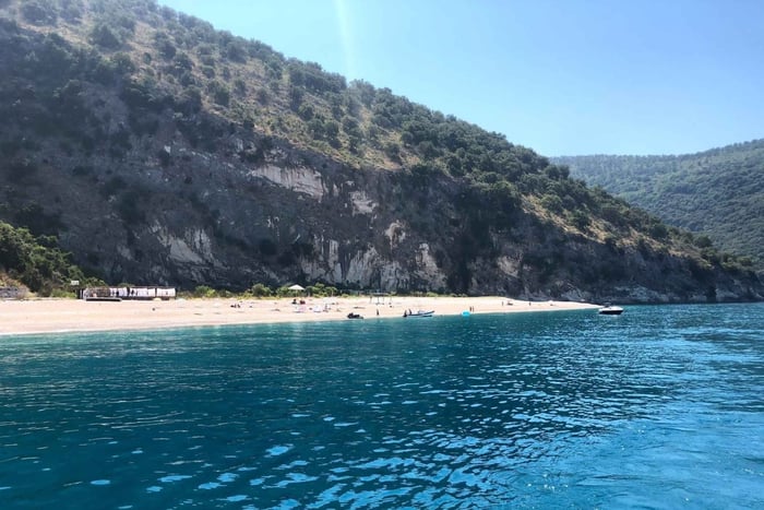 Saranda: tour della costa con un capitano del posto