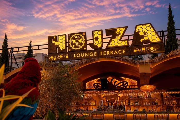 Saranda: esperienza al lounge bar Hojza al tramonto.