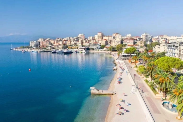 Saranda: tour a piedi con degustazione di dolci