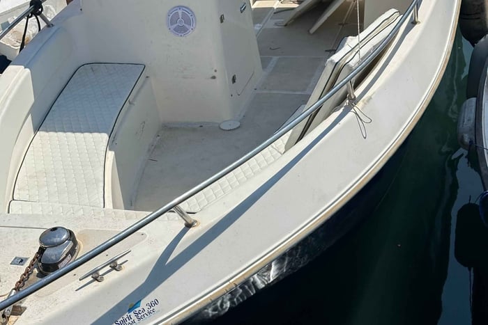 Saranda: esperienza in barca di gruppo o privata con un capitano del posto