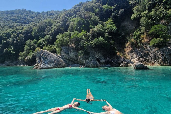 Saranda: piccoli gruppi, 6 spiagge, nuoto, snorkeling, relax