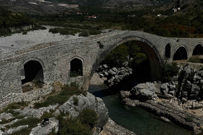Shkodra: puente de Mesi, pueblo de Prekal y tour por el cañón