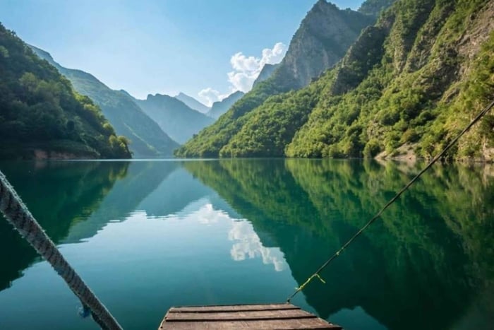 Da Scutari a Valbona: incluso il tour del lago Komani e del fiume Shala