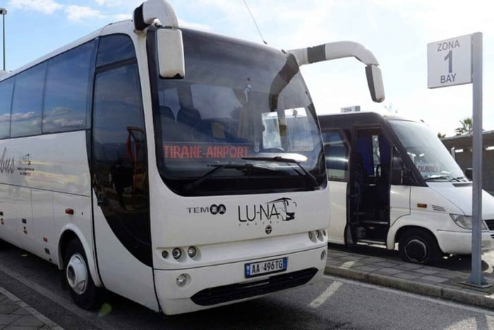 Aéroport de Tirana : Transfert en bus de/vers Tirana Central