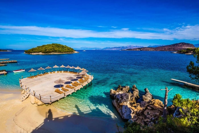 Tirana/Durazzo/Golem: Saranda, Ksamil, Blue Eye, Vjosa e barca