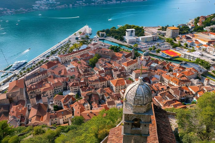 Tirana/Golem/Durres: Viagem ao Montenegro (Budva, Kotor, St. Stefan)