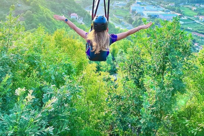 Tirana: La Zipline più lunga dei Balcani Tour adrenalinico di Petrela