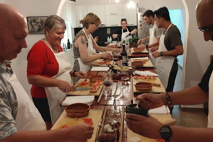 Tirana: Tradisjonell matlagingskurs med vin- og raki-smaking