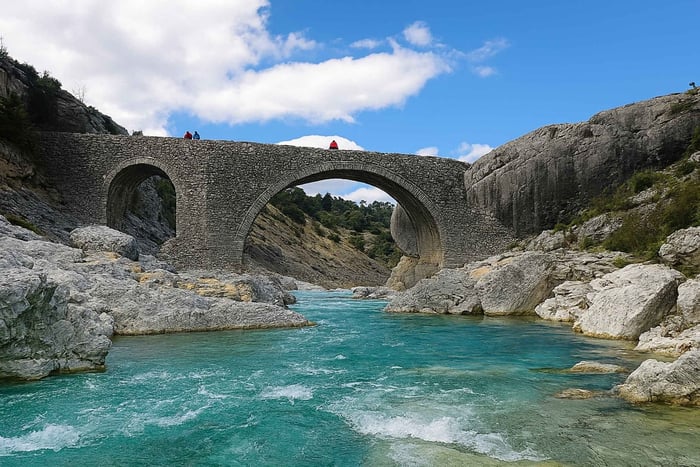 Tur til Vjosa-elven, Përmet og Bënjë termiske bad
