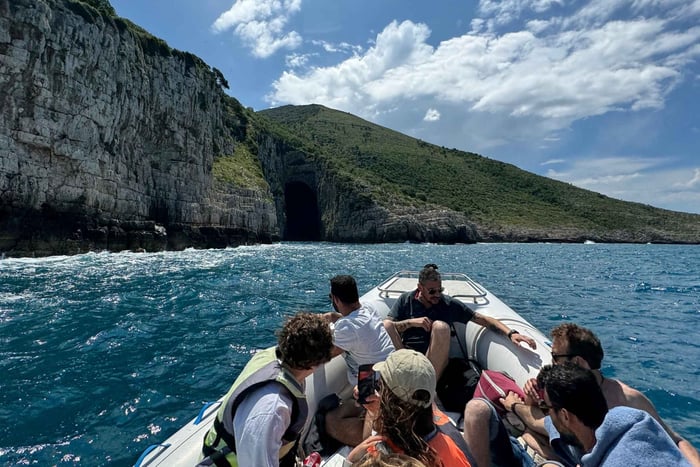 Wlora: wycieczka do Jaskini Haxhi Ali i na plażę w lagunie Narta