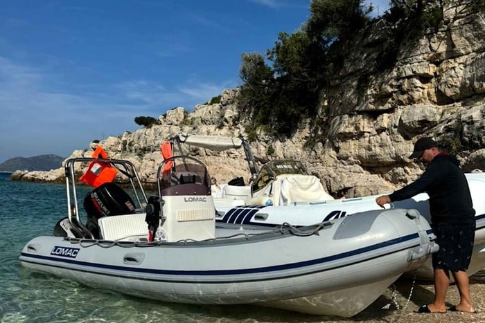 Valona: guida un motoscafo