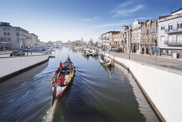 3-Day Excursion to Aveiro, Nazaré, Cascais and the Algarve with Hotel and Meal