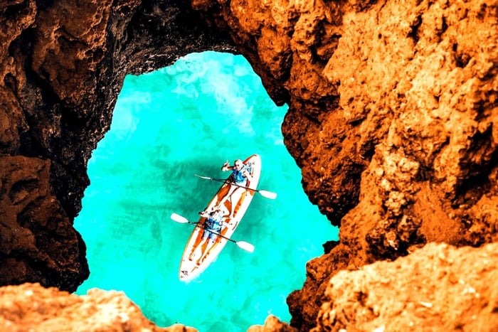 Albufeira: Hidden Beaches & Cliffs Guided Kayak Cave Tour