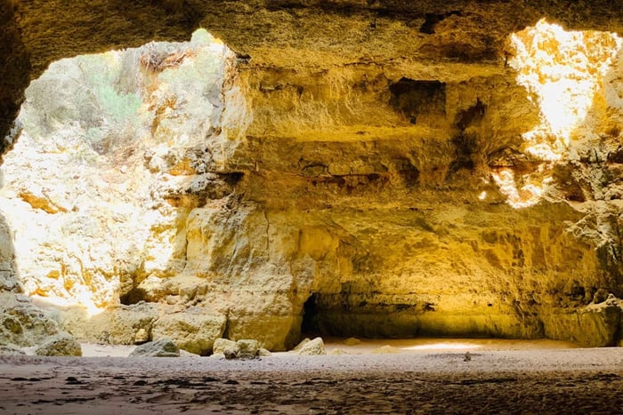Armação de Pêra: Benagil and 10 Best Caves Guided Boat Tour