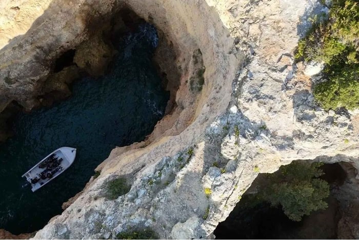 Armação de Pêra: Benagil Caves & Coastline 1h30m