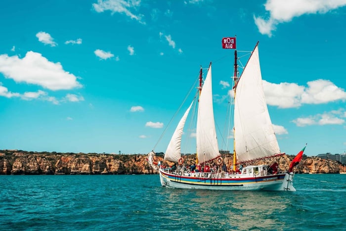 Baía de Lagos Lunch Cruise with Ponta da Piedade Caves