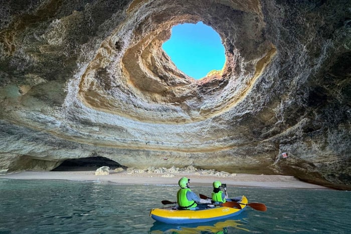 Benagil cave 1 hour tour with local guide