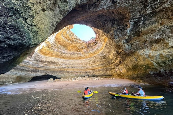 Benagil: Cave and Sea Caves Guided Kayak Tour
